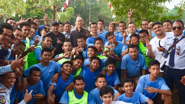 Pemburu di Manchester Biru
