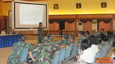 Citizen6, Surabaya: Pembinaan dan latihan berupa Penyegaran dan Penyuluhan Hukum kali ini mengusung materi UU No. 12/DRT/ 1951 tentang ancaman pidana penggunaan, kepemilikan dan pemakaian senjata api, amonisi dan handak lainya. (Pengirim: Penkobangdikal).