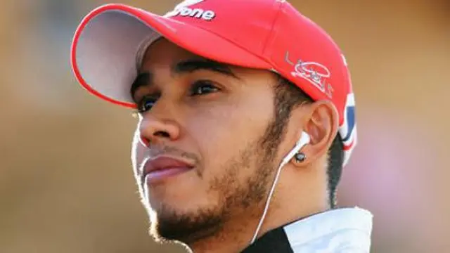 Lewis Hamilton (c) AFP
