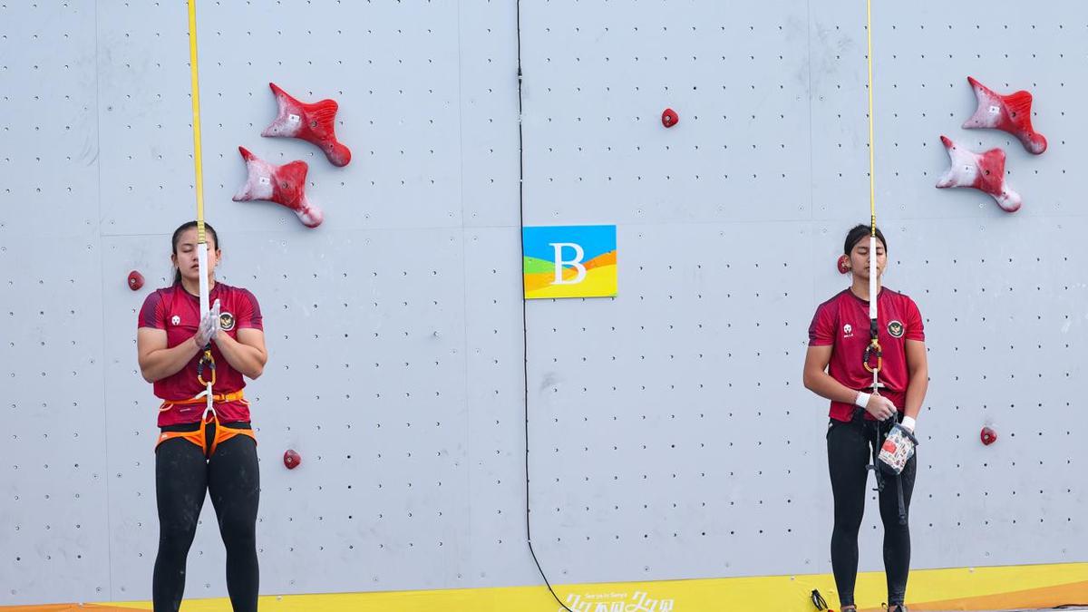 Duo Bali pecah rekor dunia, emas pertama Indonesia di ABG 2026.
Info: