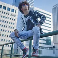 Bukan hal yang aneh bagi para selebriti jika diterpa sebuah isu. Namun kali ini pria yang akrab disapa Babas tak menyangka jika fotonya bersama Hanin menjadi buah bibir, serta menyebut mereka pacaran. (Instagram/bastiansteel)