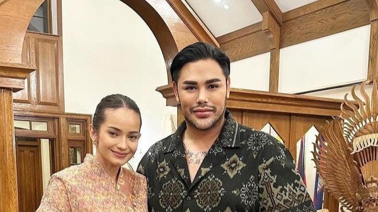 Ivan Gunawan Foto Bareng Enzy Storia di Amerka 'Istri Diplomat Nih