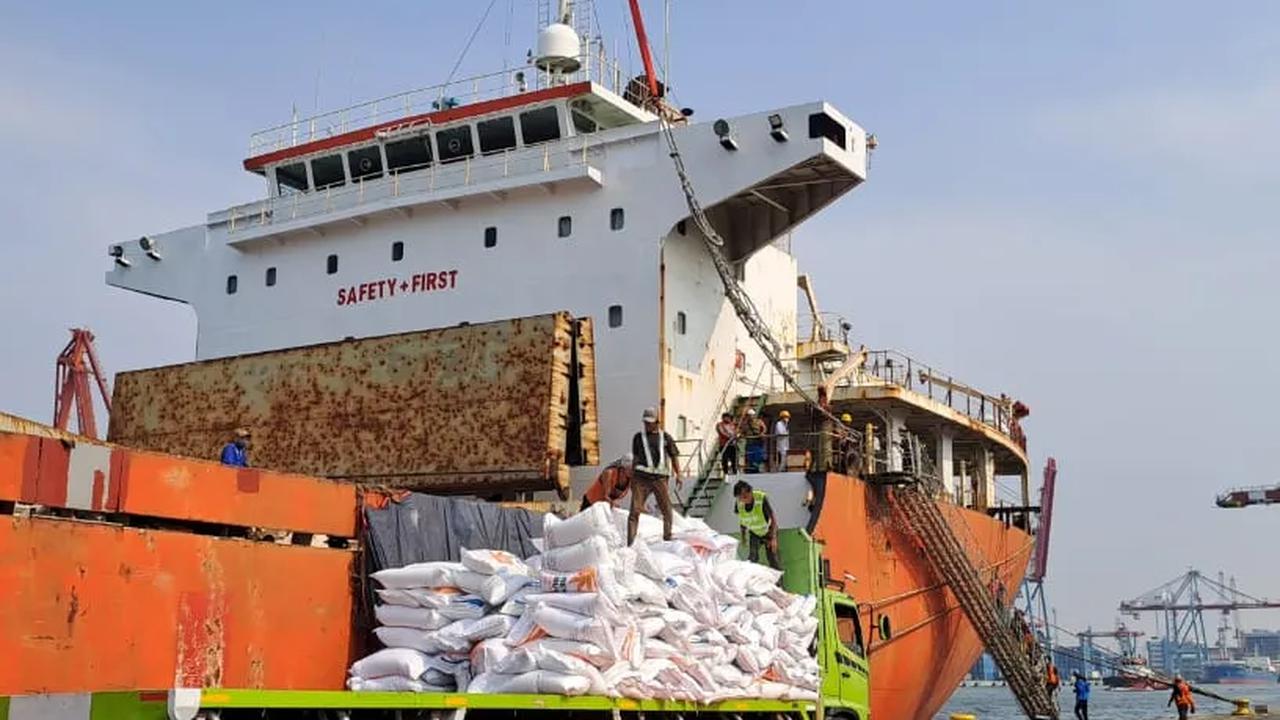 Budi merasa target impor beras sampai akhir tahun sebanyak 1,5 juta ton sulit terwujud. Hal ini berkaca dari pengelaman tahun lalu.&nbsp;