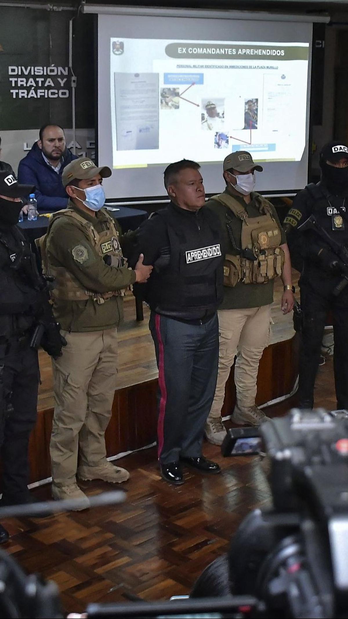 Jose Zuniga dituduh memerintahkan unit militer untuk mengepung Istana Presiden dan Gedung Kongres di dekat alun-alun bersejarah&nbsp;Plaza Murillo.&nbsp;Foto: Daniel Miranda/AFP