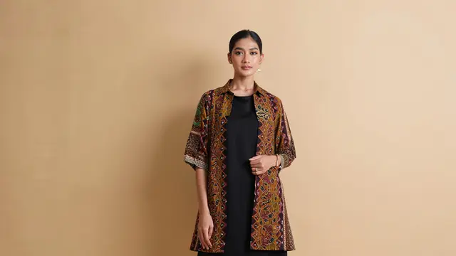 Model Baju Batik Blazer Wanita Terbaru