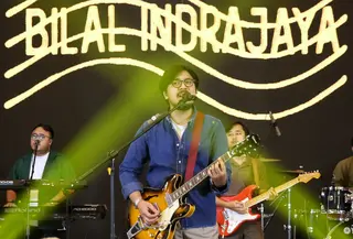 Bilal Indrajaya menutup FIMELA Day dengan lagu hit “Niscaya”. [Dok/Fimela/Adrian Utama P].