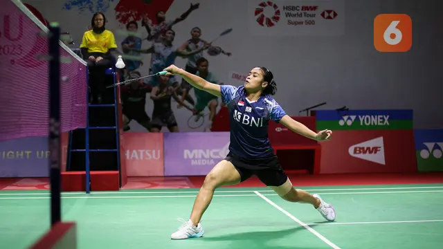 Foto: Tunggal Putri Masih 100 Persen, Gregoria dan Putri KW Melaju ke 16 Besar Indonesia Masters 2023