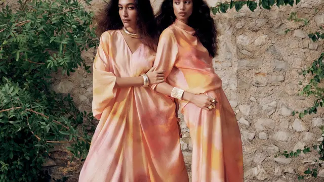 Beragam bunga menjadi inspirasi dari keindahan kolesi terbaru ini