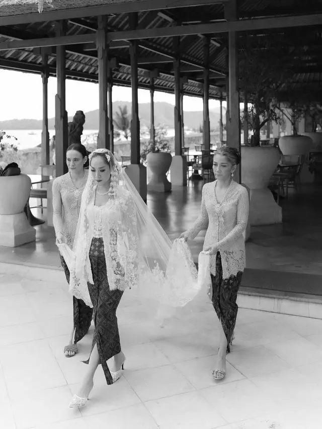 6 Potret Aishah Sinclair Antarkan BCL Menuju Pelaminan Pengantin