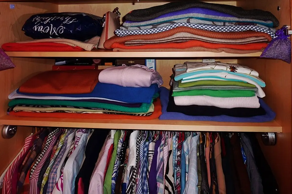Simak, Begini Tips Menata Baju di Lemari Agar Terlihat Rapi