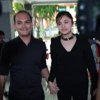 Setelah dua tahun kehilangan kontak dengan ayahnya, Irwan Yusuf, Marshanda akhirnya bisa ketemu kembali. Bangga bisa kembali bertemu, meski kondisi ayahnya minim. (Deki Prayoga/Bintang.com)