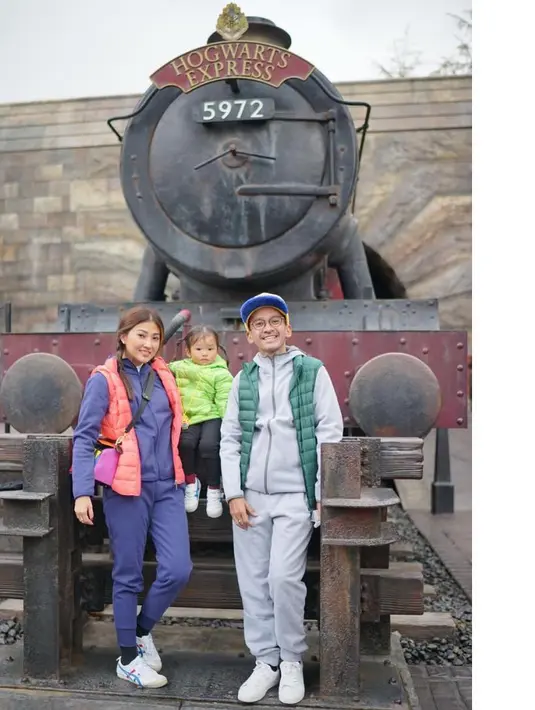 Dalam sebuah tayang infotainment, ayah seorang anak itu mengaku kesulitan saat mencari makanan Indonesia. Bahkan, sempat tidak nafsu makan. Beruntung ia bisa menemukan masakan Indonesia dan membangkitkan kembali nafsu makannya. (Instagram/ruben_onsu)