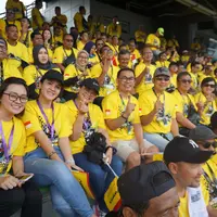 PT Adira Dinamika Multi Finance atau Adira Finance merayakan Hari Ulang Tahun ke-33 yang jatuh pada hari ini, Senin 13 November 2023. Rangkaian acara pun telah digelar, mulai dari Adira Festival Jabodetabek hingga mengajak 1.100 anggota mitra dealer nonton bareng alias nobar MotoGP di Sirkuit Sepang, Malaysia.