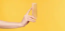 Ilustrasi Sisir Rambut. (Foto: Freepik/nakaridore)