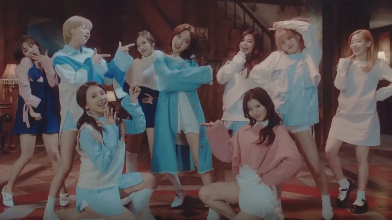 TWICE TT