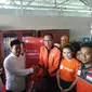 Prilly Latuconsina bersama Shopee di sekolah sementara di Palu. (Liputan6.com/Henry)