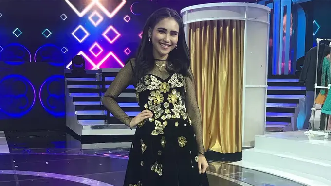 [Bintang] Tas Ayu Ting Ting