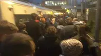 Gerbong Penuh Asap, Penumpang Kereta London Panik