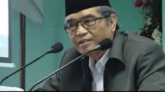 Menanggapi kejadian penangkapan artis AA dan mucikari RA, Majelis Ulama Indonesia menyayangkan sikap Polres Jakarta Selatan yang hanya menjadikan AA sebagai saksi.