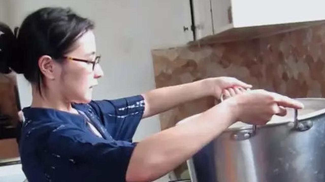 5 Potret Dapur Kotor Prilly Latuconsina, Blender Hingga Ada Wajan Pantat Gosong Kayak di Rumah Kita-kita