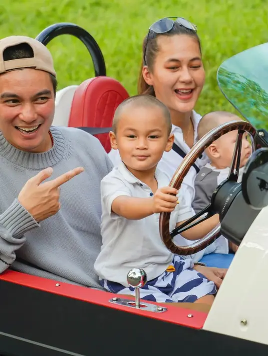 <p>Kiano dan Kenzo anak Baim Wong (Instagram/baimwong)</p>