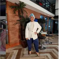 Berat Badan Turun 25 Kilogram, Ukuran Baju Tike Priatnakusumah Berubah dari 5L Jadi M. (dok.Instagram @tikeprie/https://www.instagram.com/p/CUhgCg8Flpo/Henry)