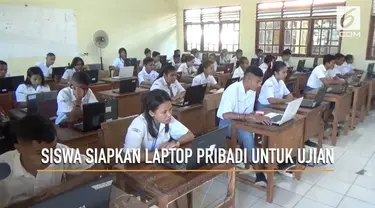 Pelaksanaan Ujian Nasional Berbasis Komputer di Kupang, Nusa Tenggara Timur dengan cara pihak sekolah meminjam 180 unit laptop milik orang tua siswa.