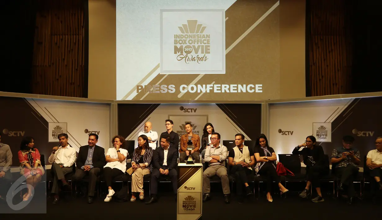 Suasana jumpa press Indonesia Box Office Movie Awards 2017 di SCTV tower, Jakarta, Senin (20/03). Malam penganugerahan IBOMA 2017 akan di gelar oleh SCTV pada Rabu (29/3/2017) yang disiarkan langsung. (Liputan6.com/Herman Zakharia)