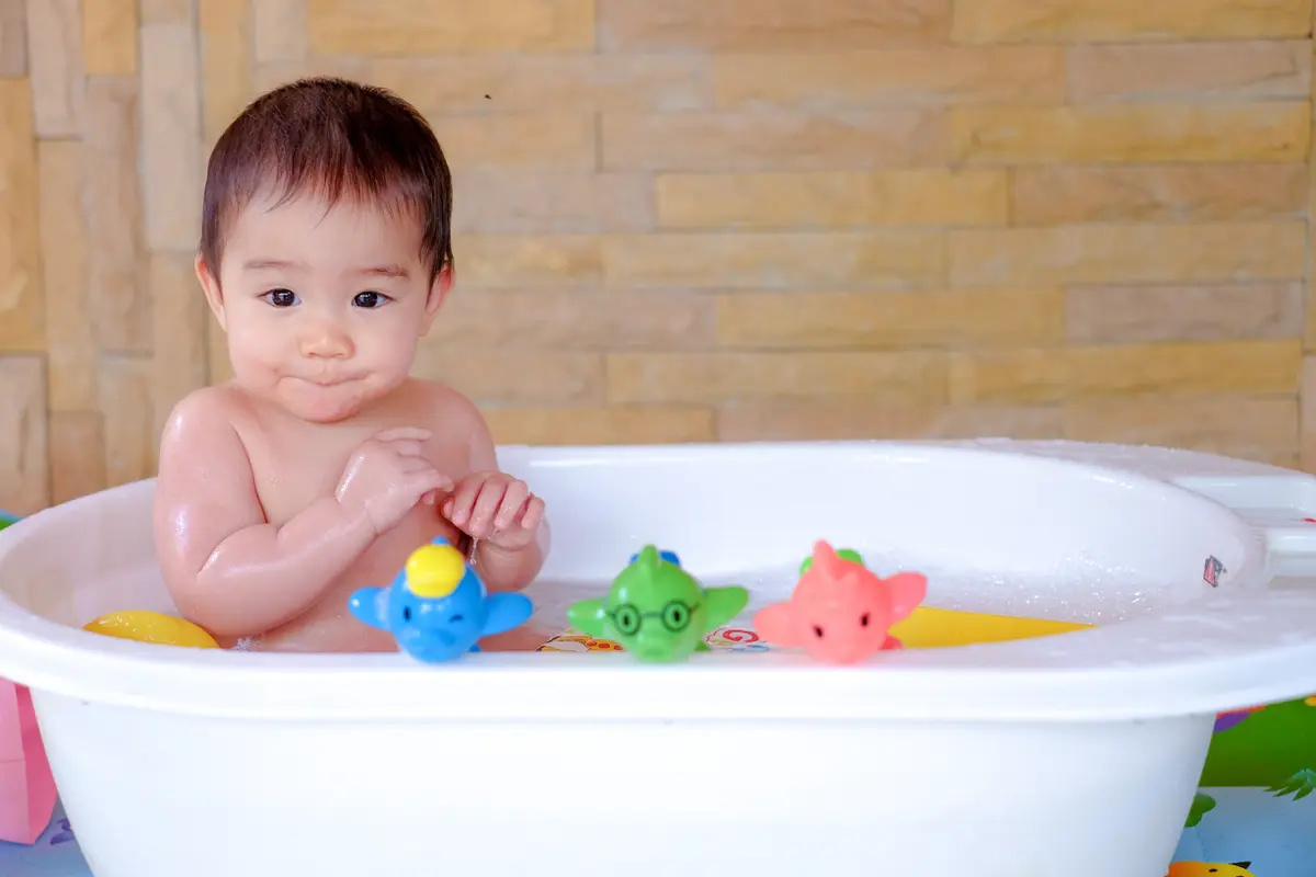 9 cara mudah stimulasi otak bayi 6 bulan