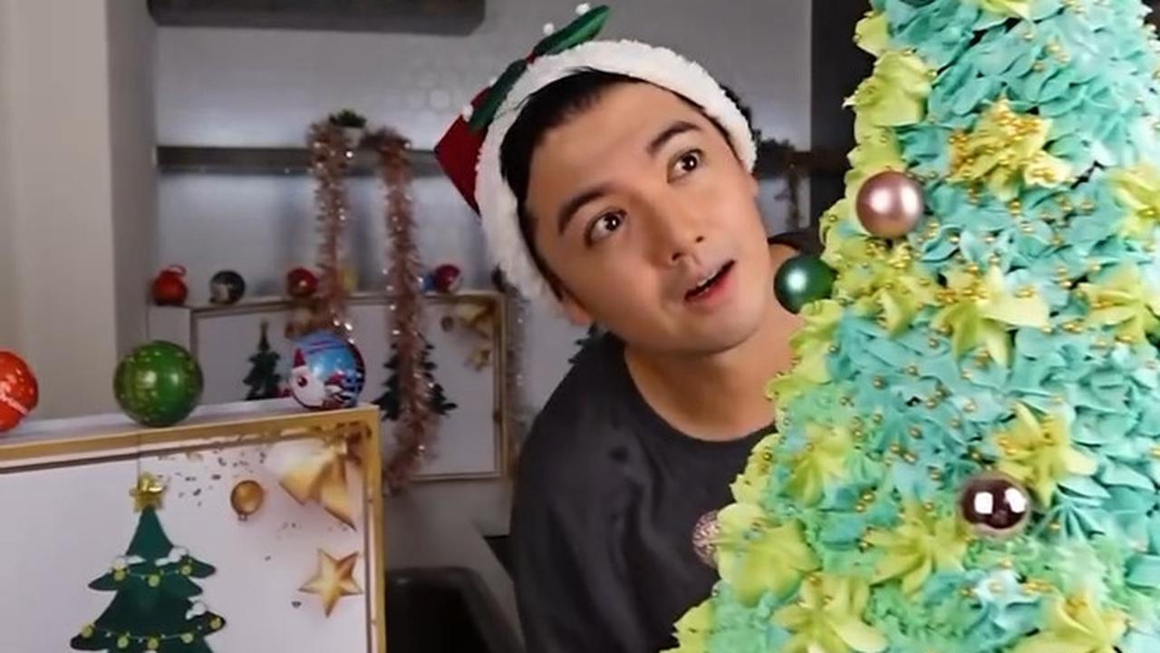 Nicky Tirta Bagikan Video Buat Kue Ukuran Besar Bentuk Pohon Natal, Banjir Pujian