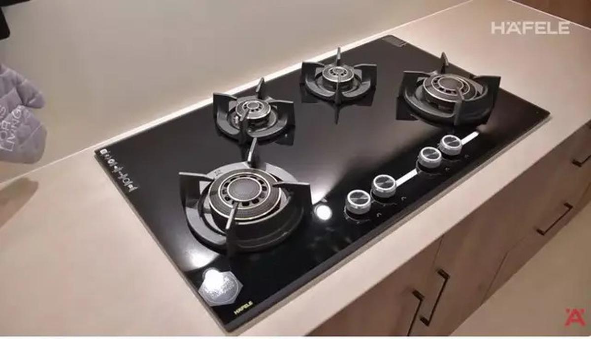 Potret Dapur Mewah Roger Danuarta Serba Otomatis, Elegan, dan Penuh Teknologi Canggih