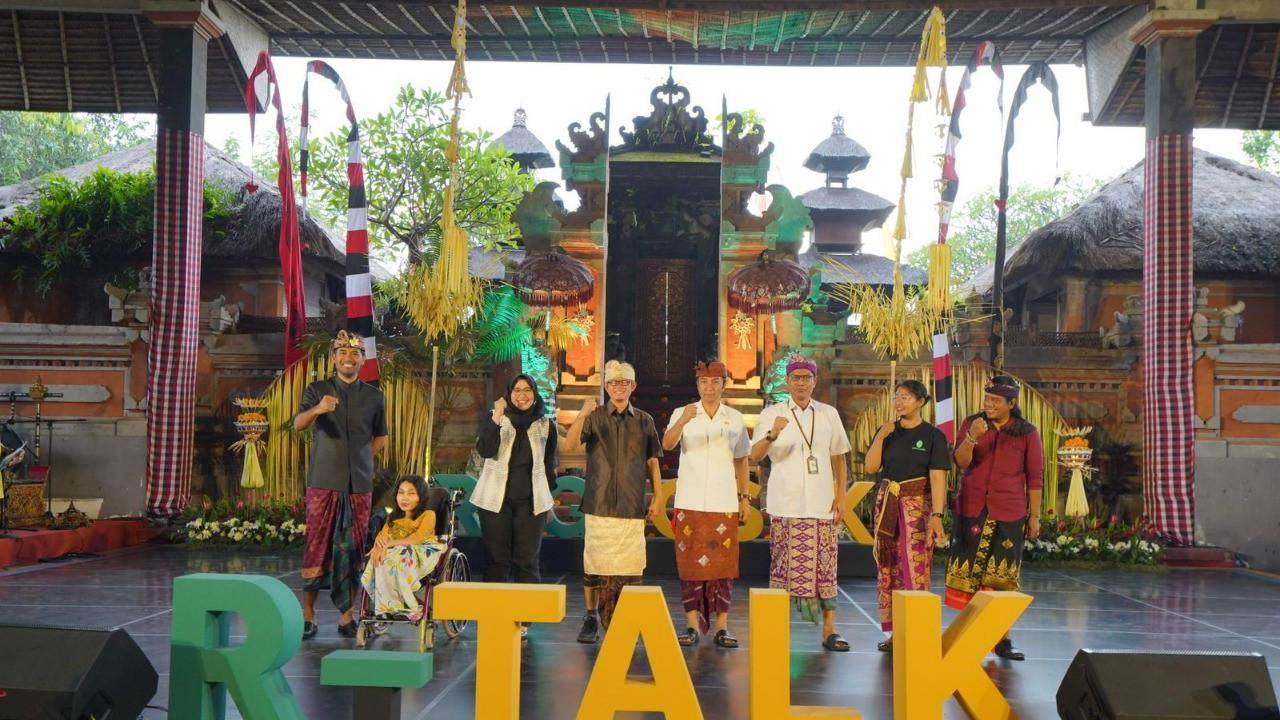 Regsosek Talk (R-Talk) kembali hadir. Dengan mengambil tema “Mendorong Satu Data Pemberdayaan Berbasis Kearifan Lokal”, R-Talk kali ini ingin menekankan pentingnya program pemberdayaan yang berbasis data (Istimewa)