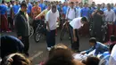 Jokowi sempat mampir ke kawasan silang Monas dan berbelanja pakaian, Jakarta, Minggu (23/11/2014) (Liputan6.com/Herman zakharia)