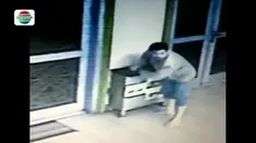 Sebuah CCTV merekam aksi pencurian kotak amal di Masjid At-Taqwa Karang Tengah, Tangerang, Banten.