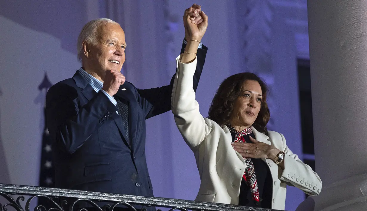 <p>Pria berusia 81 tahun itu mengumumkan dukungan untuk Kamala Harris yang akan menggantikannya sebagai calon presiden dari Partai Demokrat. (AP Photo/Evan Vucci)</p>