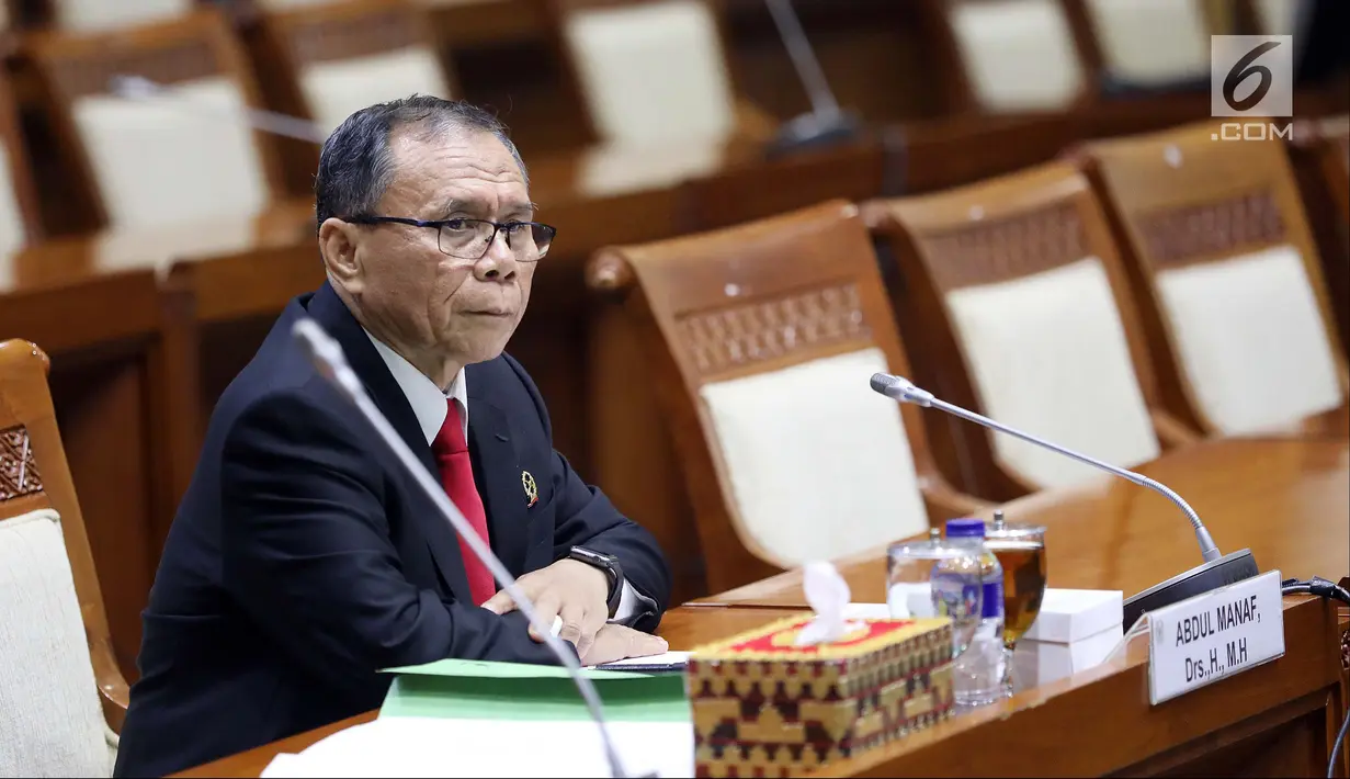 Calon hakim agung Abdul Manaf saat mengikuti uji kelakayan dan kepatutan dengan Komisi III DPR RI, Jakarta, Selasa (10/7). Dua calon hakim agung yang diajukan oleh KY adalah Abdul Manaf Pri Pambudi Teguh. (Liputan6.com/JohanTallo)