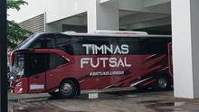 Bus Timnas Futsal Indonesia di Indonesia Arena, Jakarta, Sabtu (7/2/2026). (Bola.com/Hery Kurniawan)