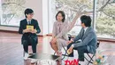 Gong Hyo Jin merasa bahwa hubungannya dengan Kevin Oh masih seperti pasangan pengantin baru. Itu karena mereka dapat menyesuaikan diri satu sama lain dengan baik. (Foto: tvN You Quiz on the Block)
