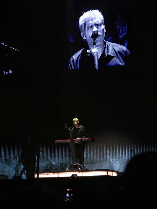 Penampilan grup band asal Denmark, Michael Learns to Rock di konser 90's Intimate 2nd Edition di Istora Senayan, Jakarta, Sabtu (7/2/2026). (Fimela.com/Adrian Putra)