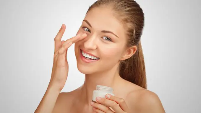 Kosmetik berbahaya/Copyright Shutterstock