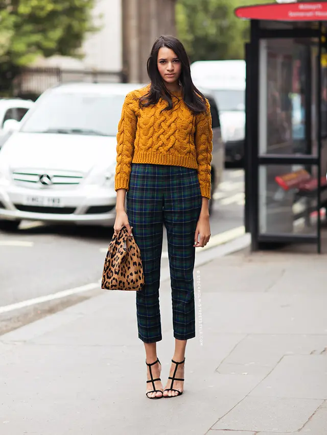 [Bintang] Musim Hujan Nggak Mati Gaya dengan 4 Sweater Hits Ini