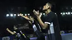 Pemain Kerambah FC melakukan selebrasi usai mengalahkan Al-Falah pada laga Grand Final Futsal Battle di Mall Taman Anggrek, Jakarta, Minggu (14/10). Kerambah FC juara melalui adu penalti. (Bola.com/Vitalis Yogi Trisna)