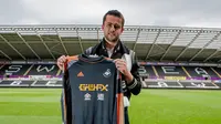 Lukasz Fabianski resmi ke Swansea (Swanseacity.net)