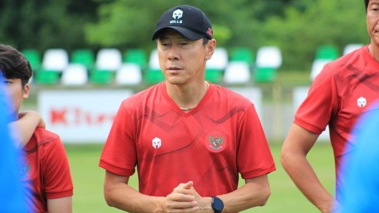 Shin Tae-yong Dipuja di Indonesia