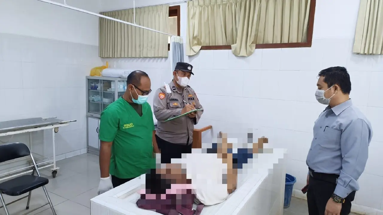 I Wayan Junaedi warga Bali yang meninggal dunia di depan Mal Pelayanan Publik Banyuwangi berada di Kamar Mayat RSUD Blambangan Banyuwangi. (Istimewa)