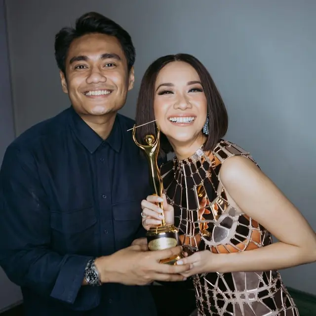 6 Momen Kebersamaan BCL dan Manajer Pribadinya
