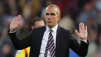 Ketika melatih Sunderland, Paolo Di Canio, melarang pemainnya memakan saus tomat, mayonnaise, fast food, minum Coca-Cola, menyanyi, dan bergosip. (AFP/Ian Kington)