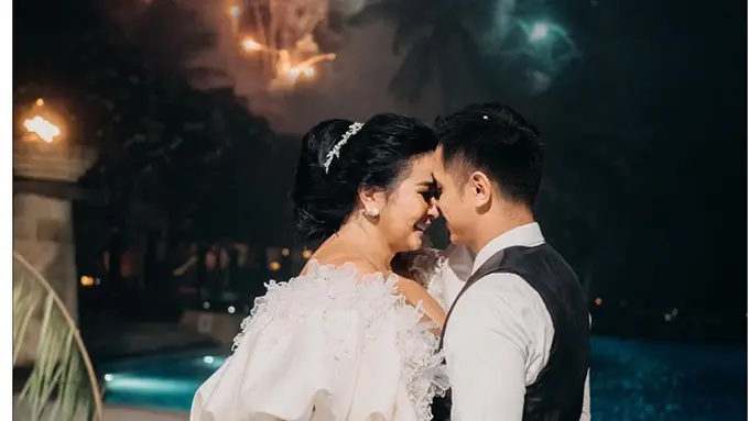 5 Potret Kemesraan Ajun Perwira Bareng Sang Istri, Selalu Tampil Kompak