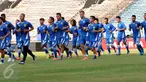 Sejumlah pemain Persib berlari saat latihan jelang laga final Turnamen Piala Bhayangkara 2016 di Stadion GBK Jakarta, Sabtu (2/4/2016). Laga final Piala Bhayangkara 2016 mempertemukan Persib Bandung dan Arema Cronus. (Liputan6.com/Helmi Fithriansyah)