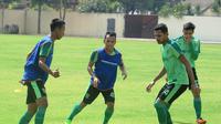 Persebaya Berlatih (Liputan6.com/Dimas Angga P)